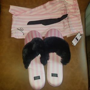 NWT Victoria's Secret Signature Satin Slippers